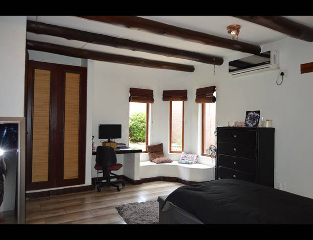 2 BEDROOM TOWNHOUSE TO LET IN NORTH RIDING